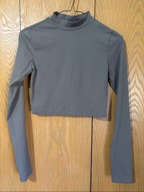 Garage Women's Cropped Mock Neck Long Sleeve Top - Gray open back P/S